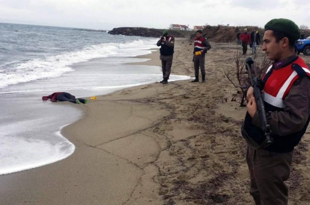 Cuarenta y cuatro migrantes muertos en un nuevo drama en el Egeo