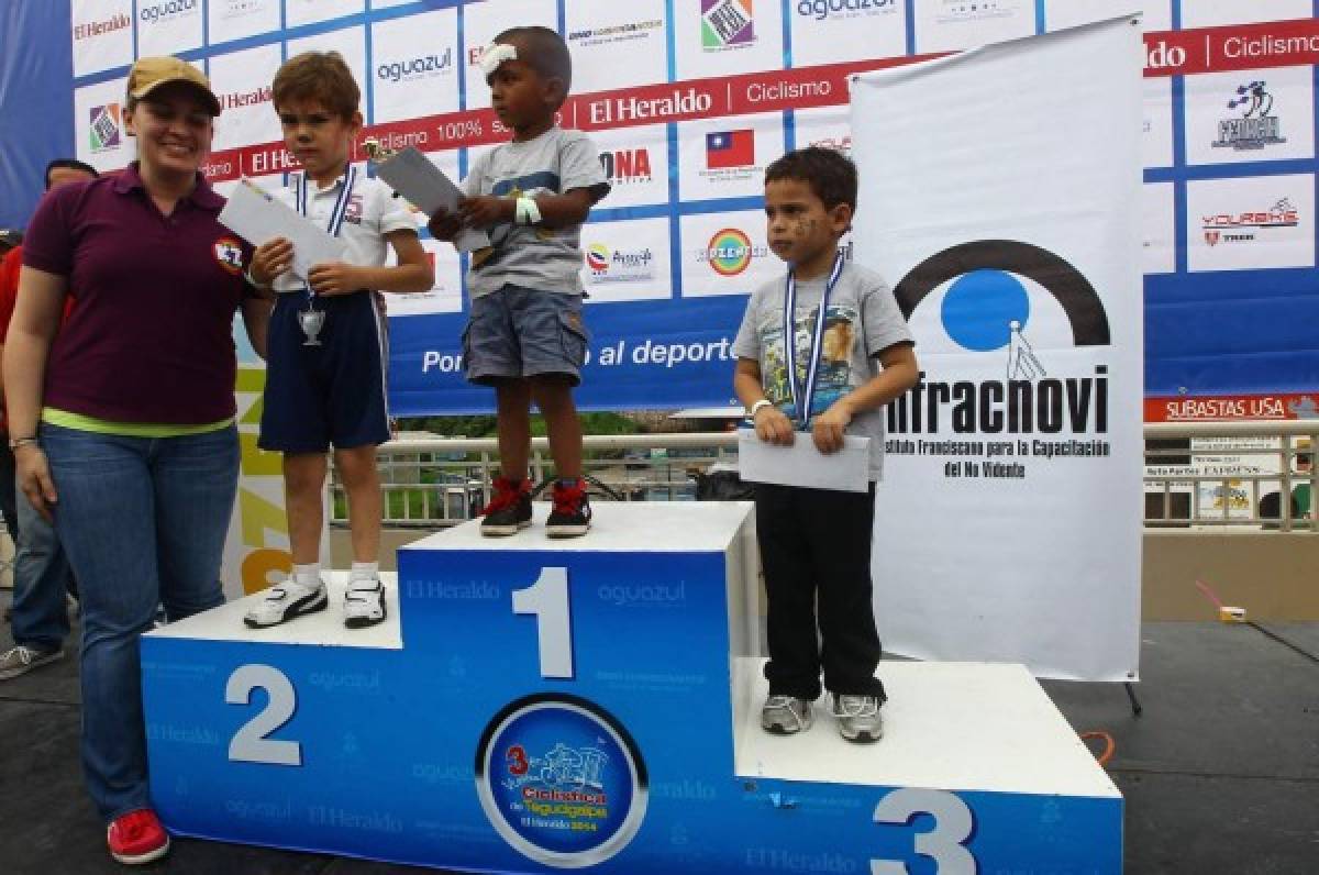 ¡Vivan los ganadores¡ de la Vuelta Ciclística Infantil