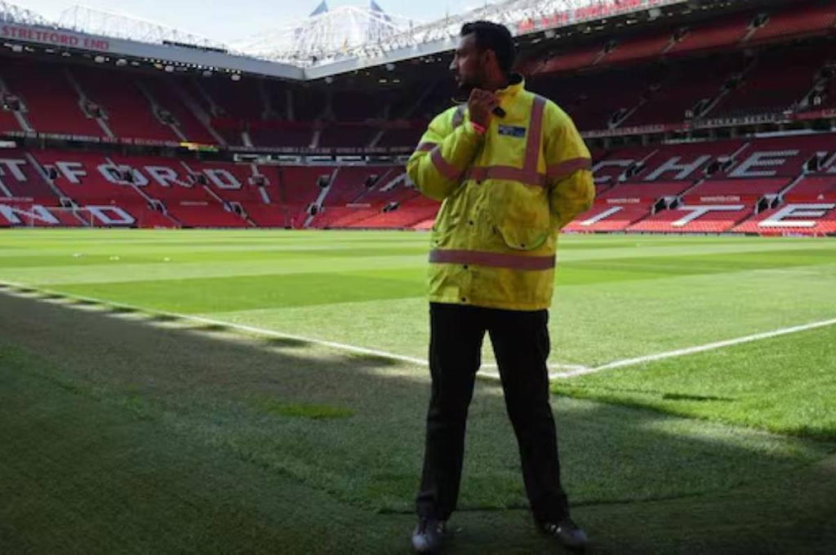 Jugador de la Premier League de Inglaterra es detenido en pleno entrenamiento