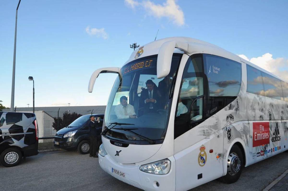 Bus del Real Madrid sufre accidente en su regreso tras perder en Liverpool en Champions