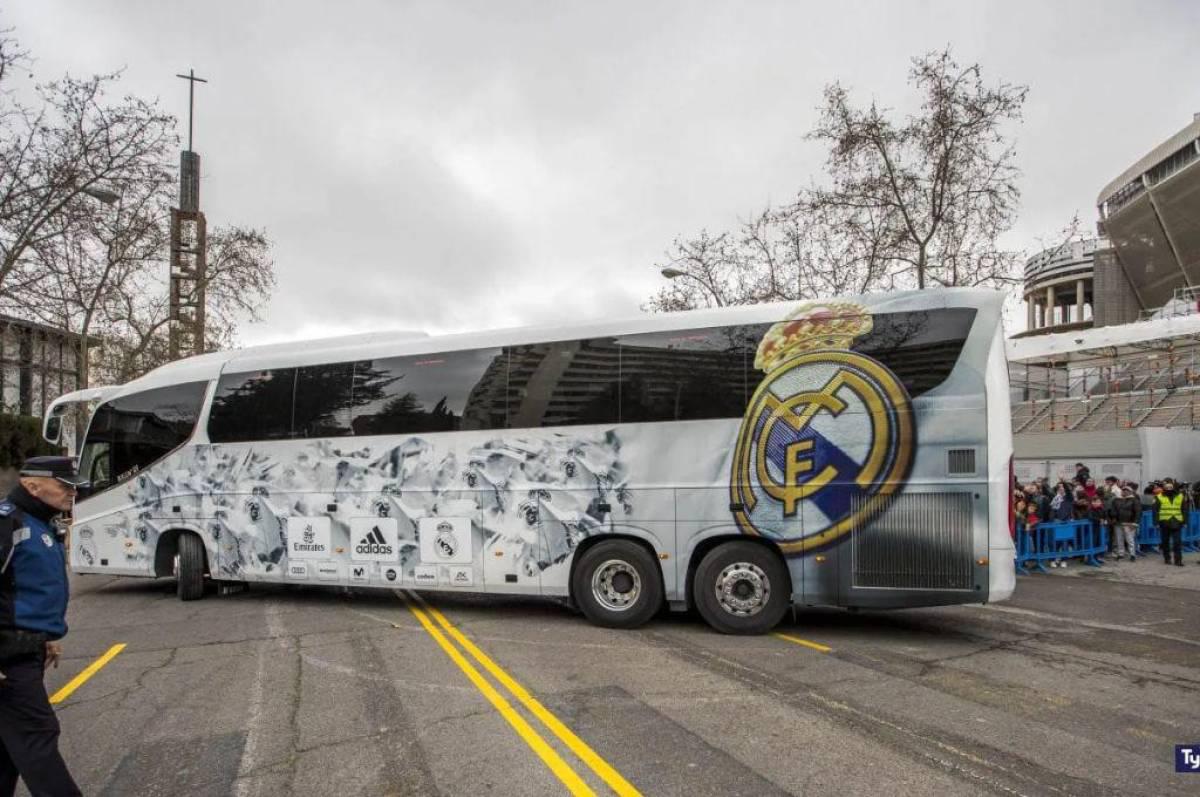 Bus del Real Madrid sufre accidente en su regreso tras perder en Liverpool en Champions