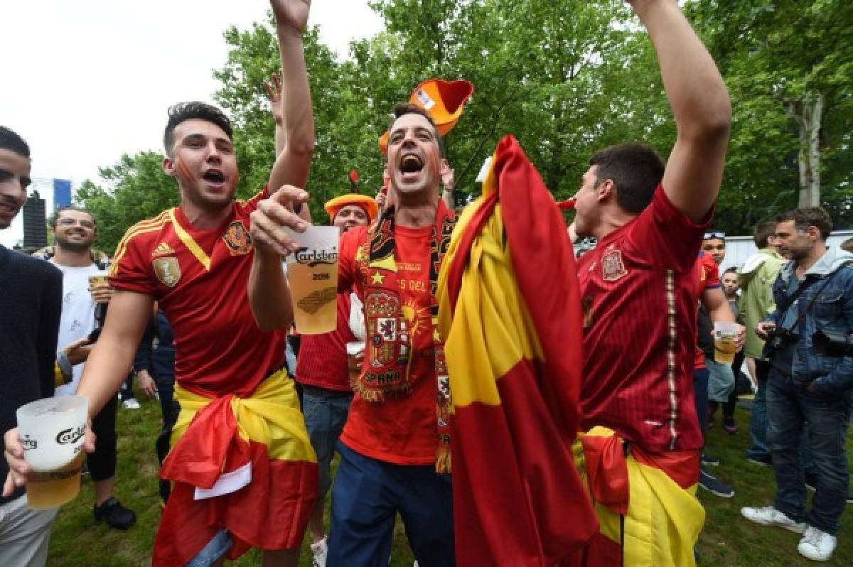 Piqué permite a España superar el muro checo en debut de la Eurocopa  