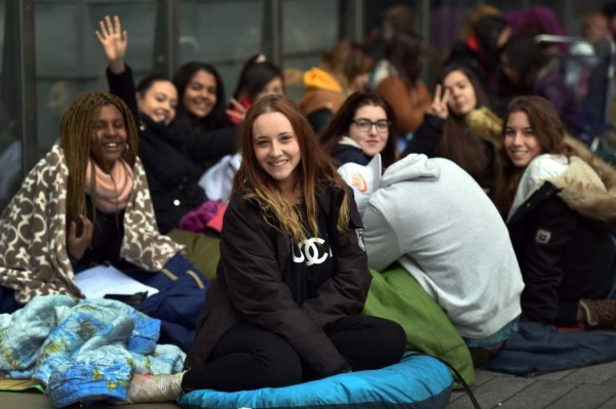 Fanáticos acampan más de un mes en Madrid para ver a su ídolo Justin Bieber