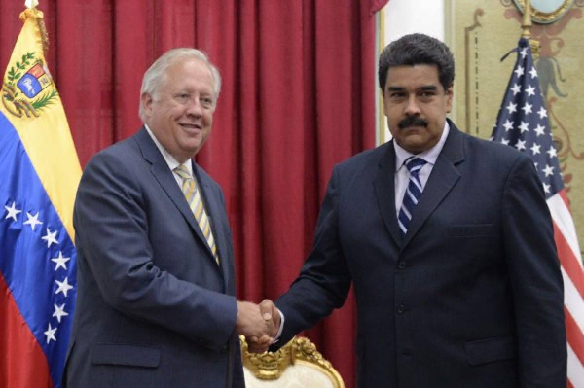 Presidente Maduro califica de positiva la reunión con Shannon