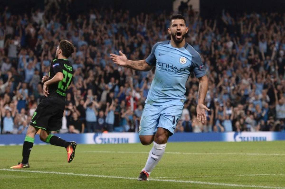 El Manchester City gana 4-0 al Moenchengladbach con un triplete de Agüero