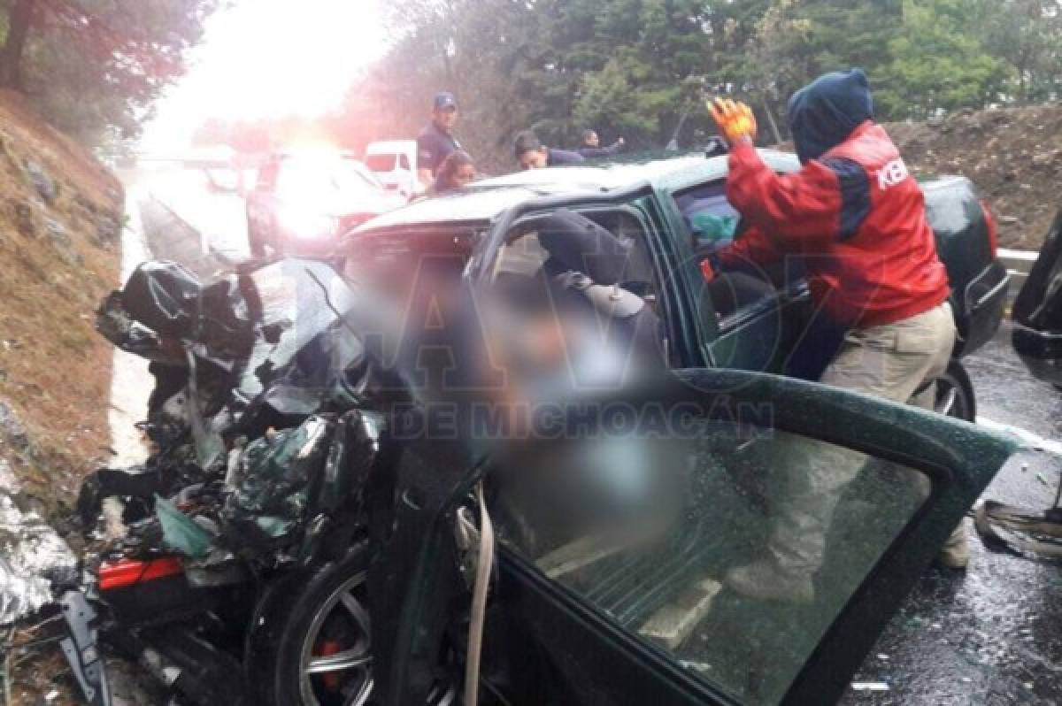 México: Herido saca arma en ambulancia para escapar tras choque