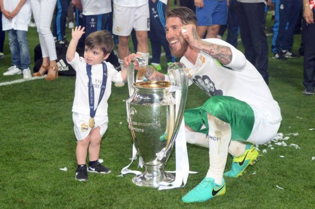 FOTOS: Jugadores del Real Madrid con la copa