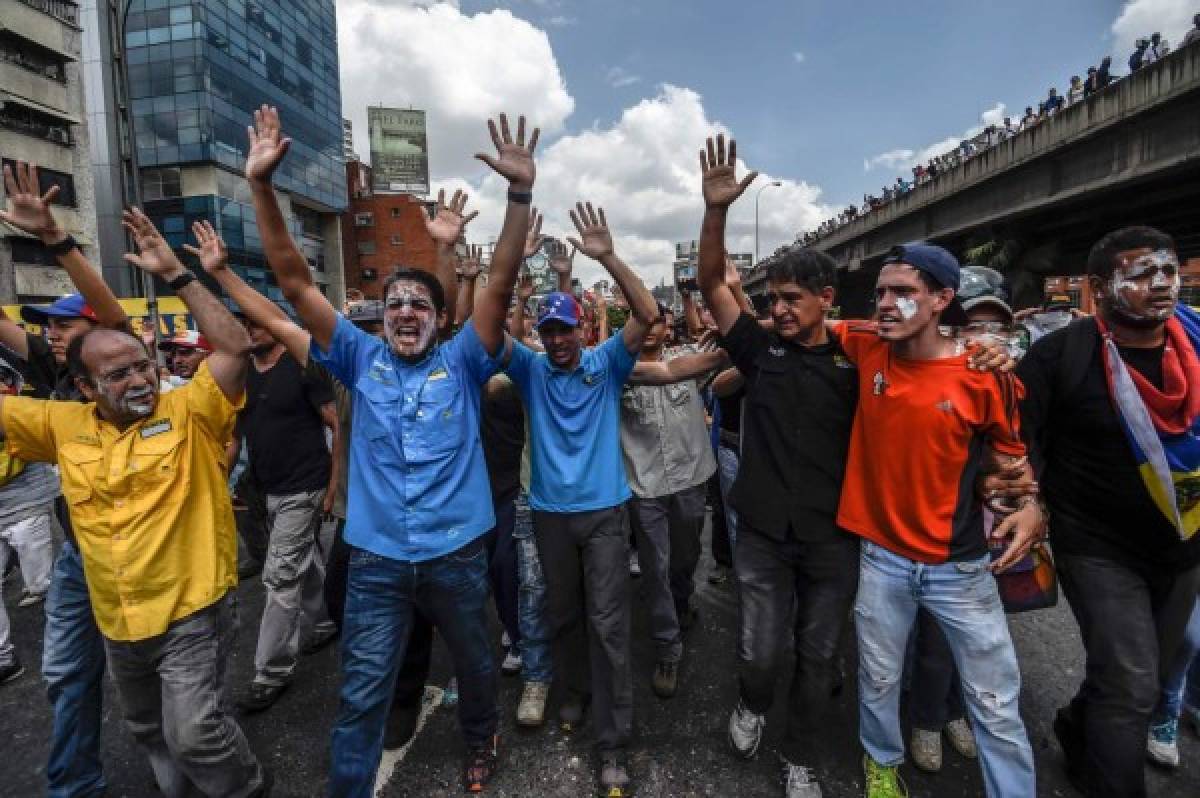 Opositor venezolano Henrique Capriles dice que fue inhabilitado por 15 años