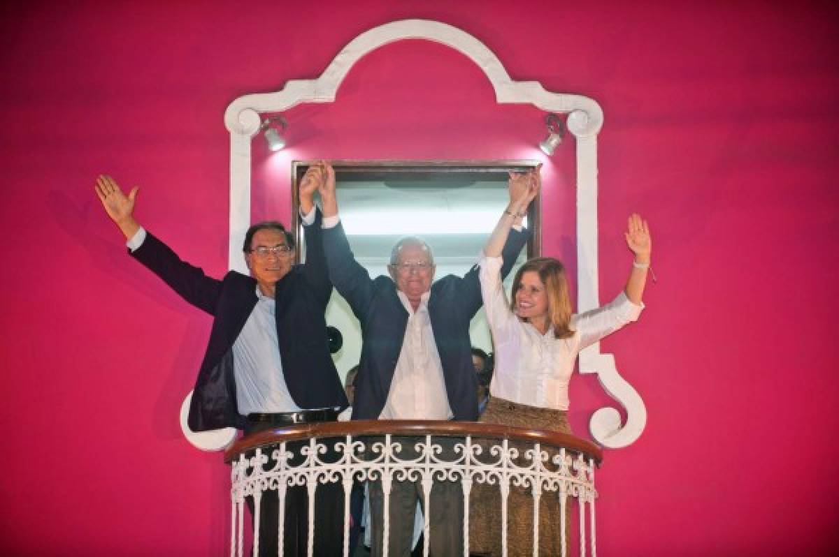 Kuczynski aventaja ligeramente a Fujimori en reñidas presidenciales de Perú