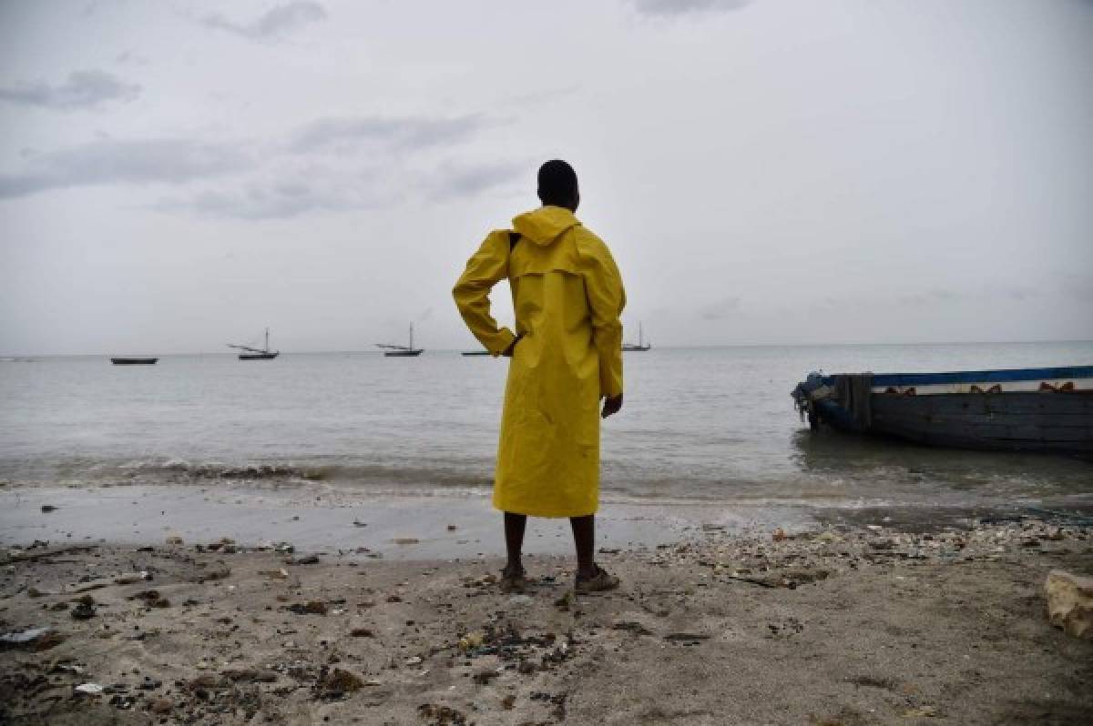 Huracán Matthew cobra primeras víctimas en Haití y amenaza a Cuba