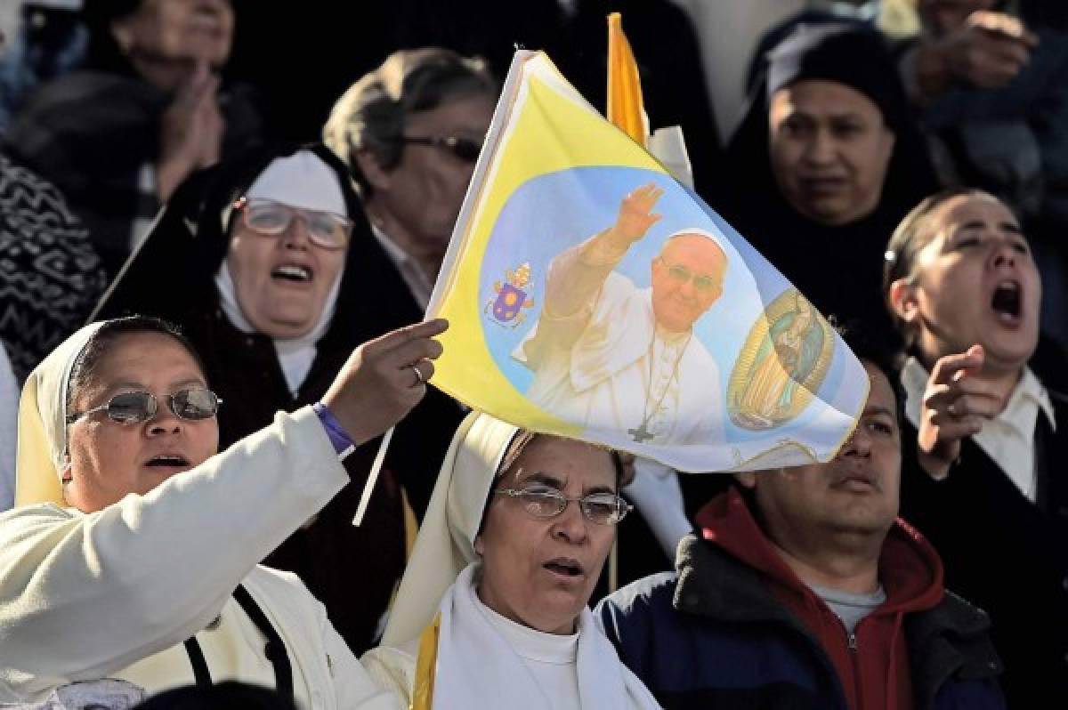 El Papa termina gira mexicana en nueva pero herida Ciudad Juárez