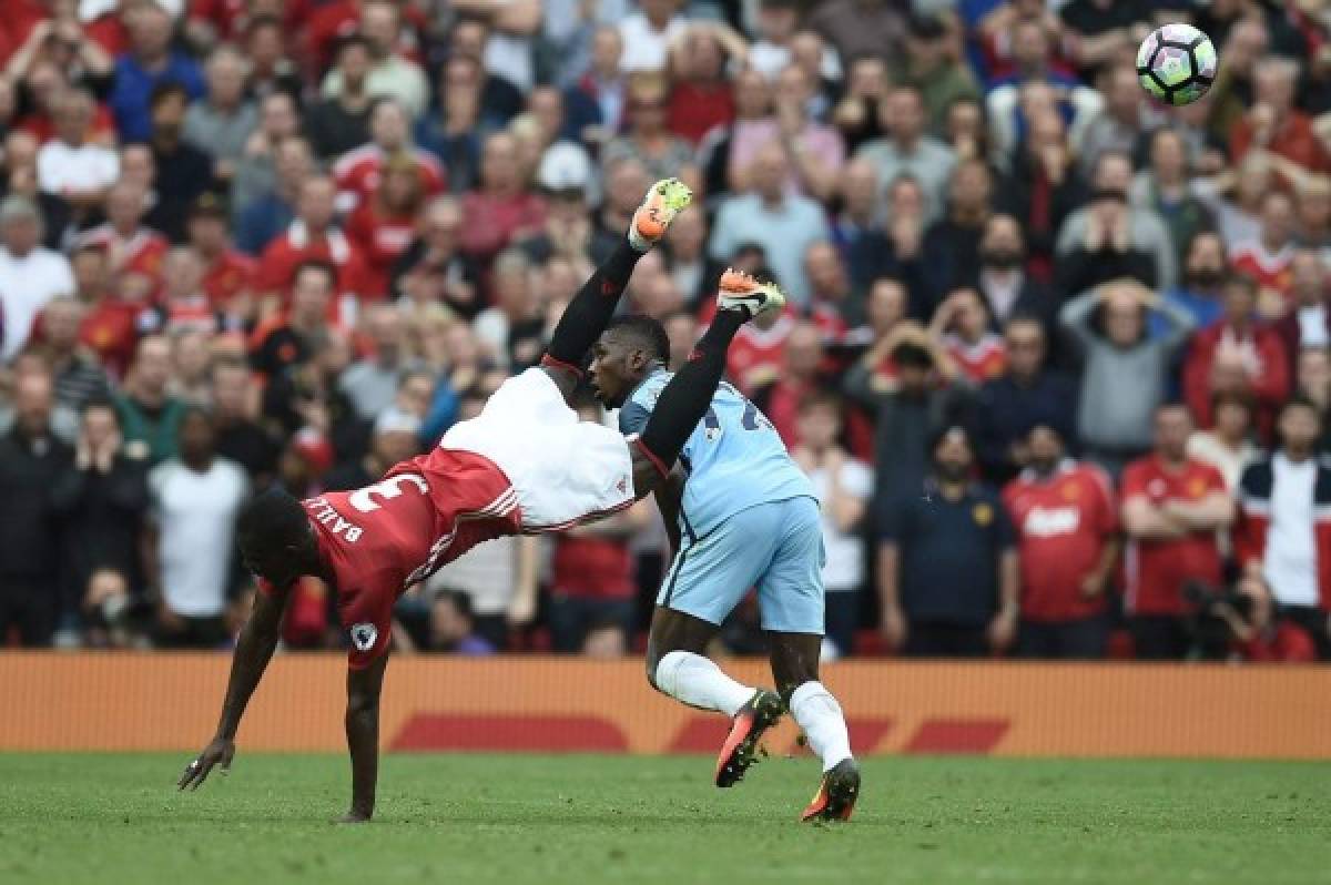 El City se impone 2-1 al United en derbi de Mánchester y lidera la Premier