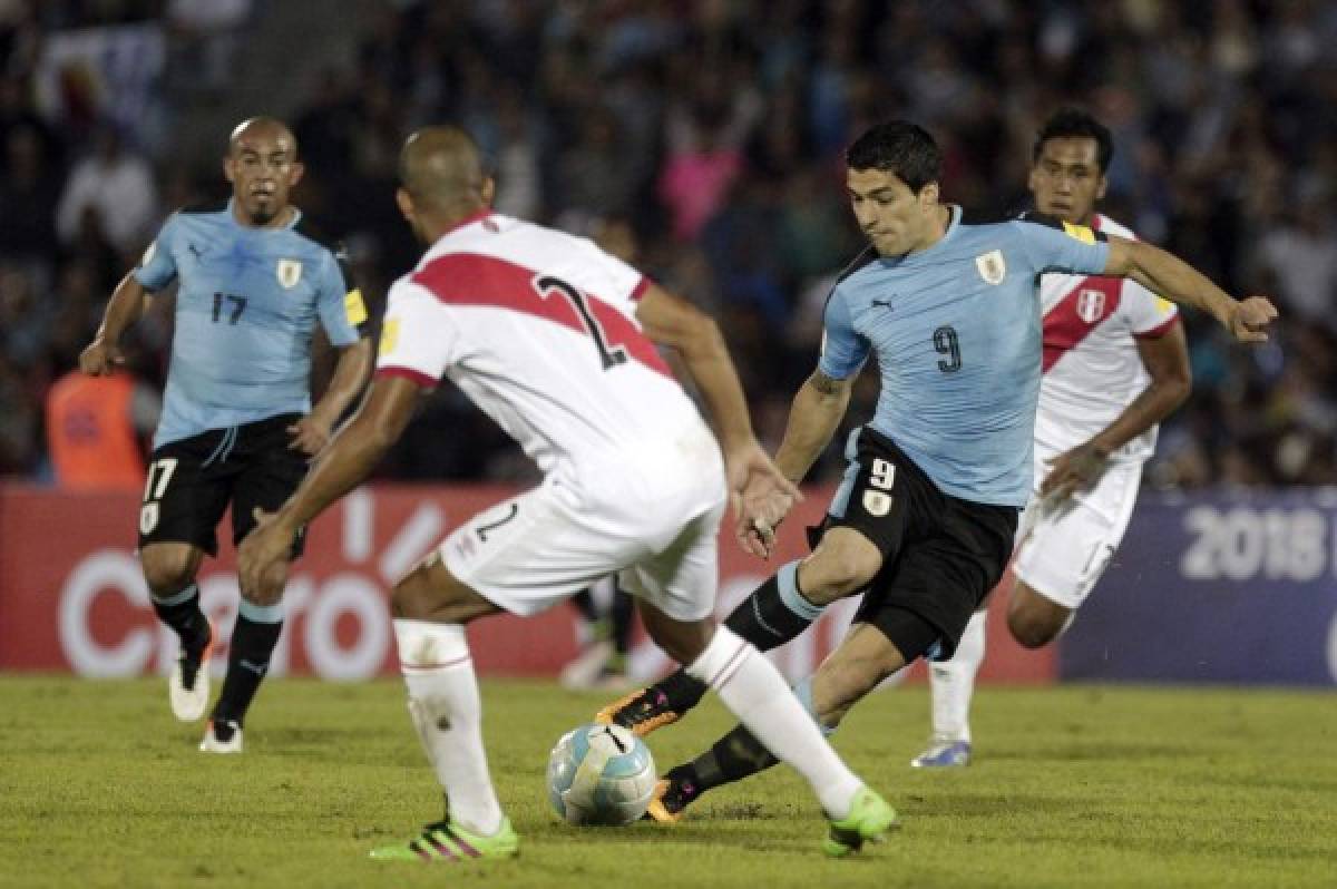 Uruguay gana con Suárez y desaloja a Ecuador de la cima del premundial