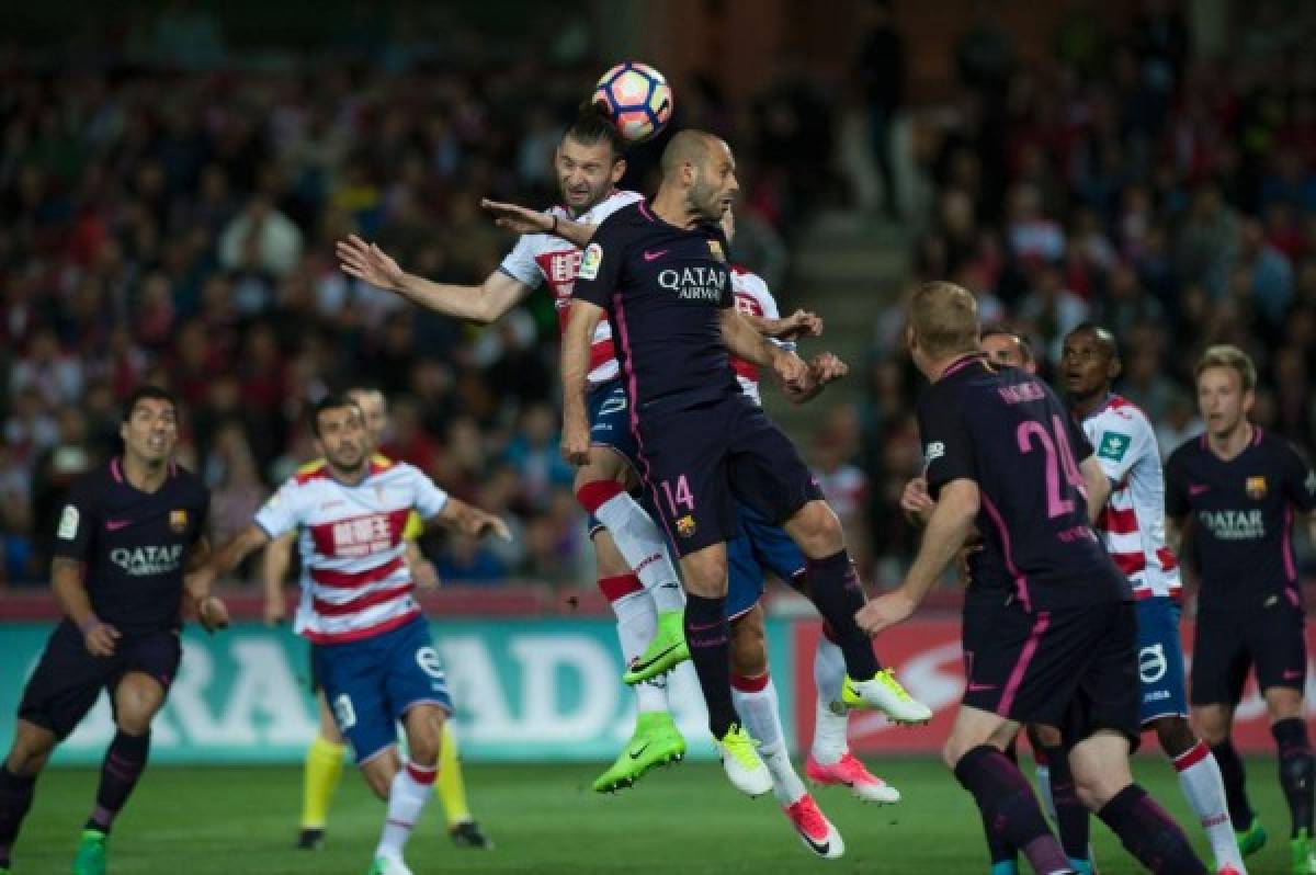 Barcelona aplasta 4-1 al Granada y le pisa los talones al Real Madrid