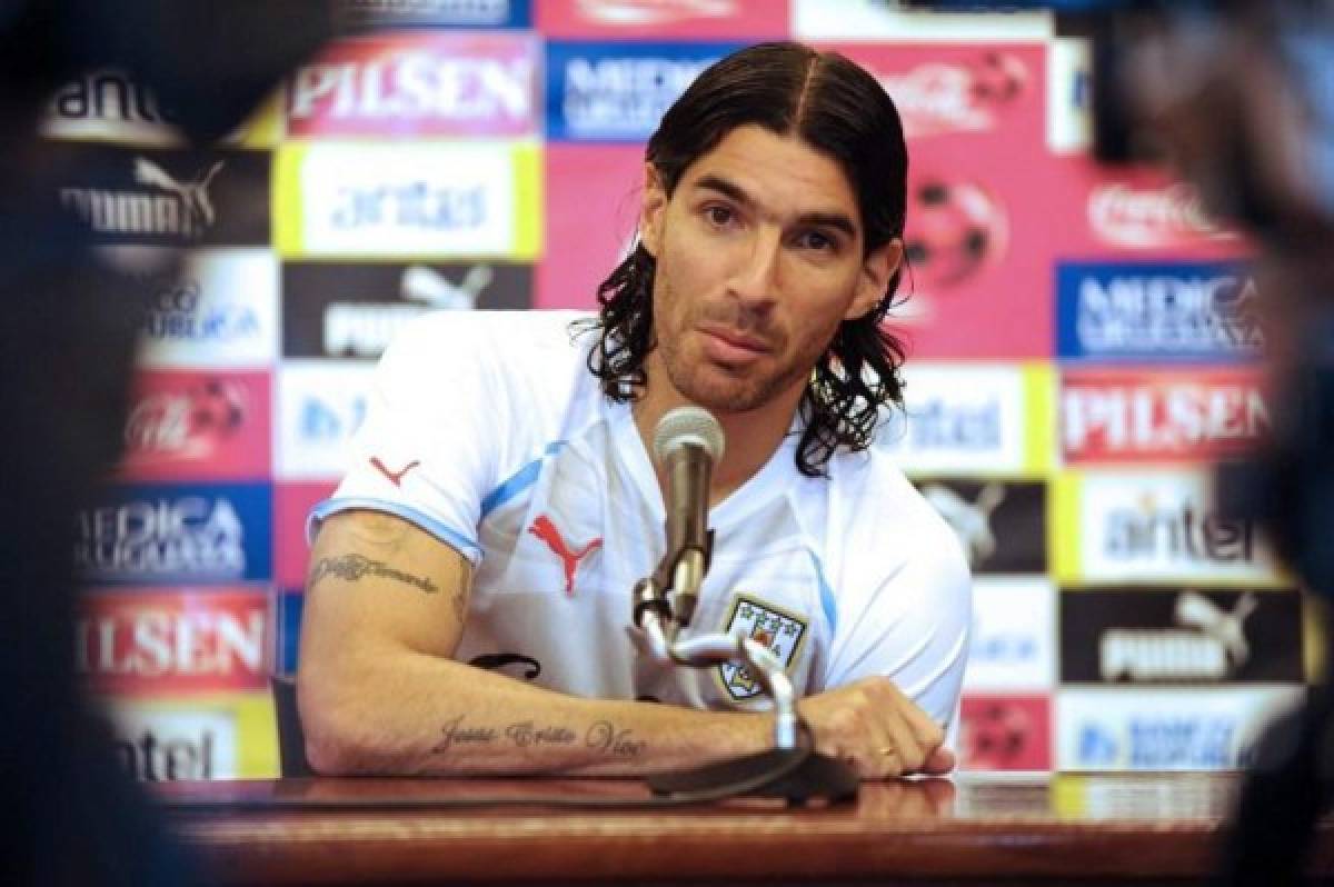 La poderosa razón para que el Loco Abreu deja de usar el número '13' en El Salvador