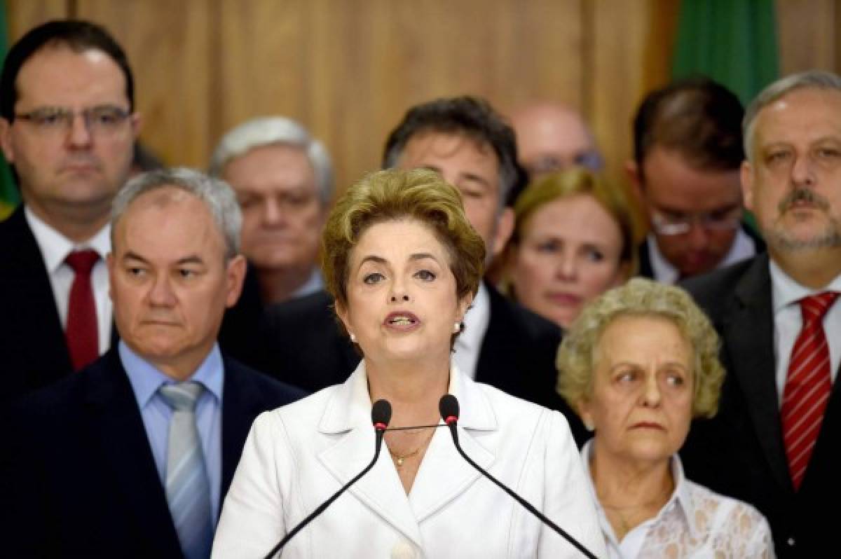 Dilma Rousseff llama a brasileños a 'movilizarse' contra el 'golpe'