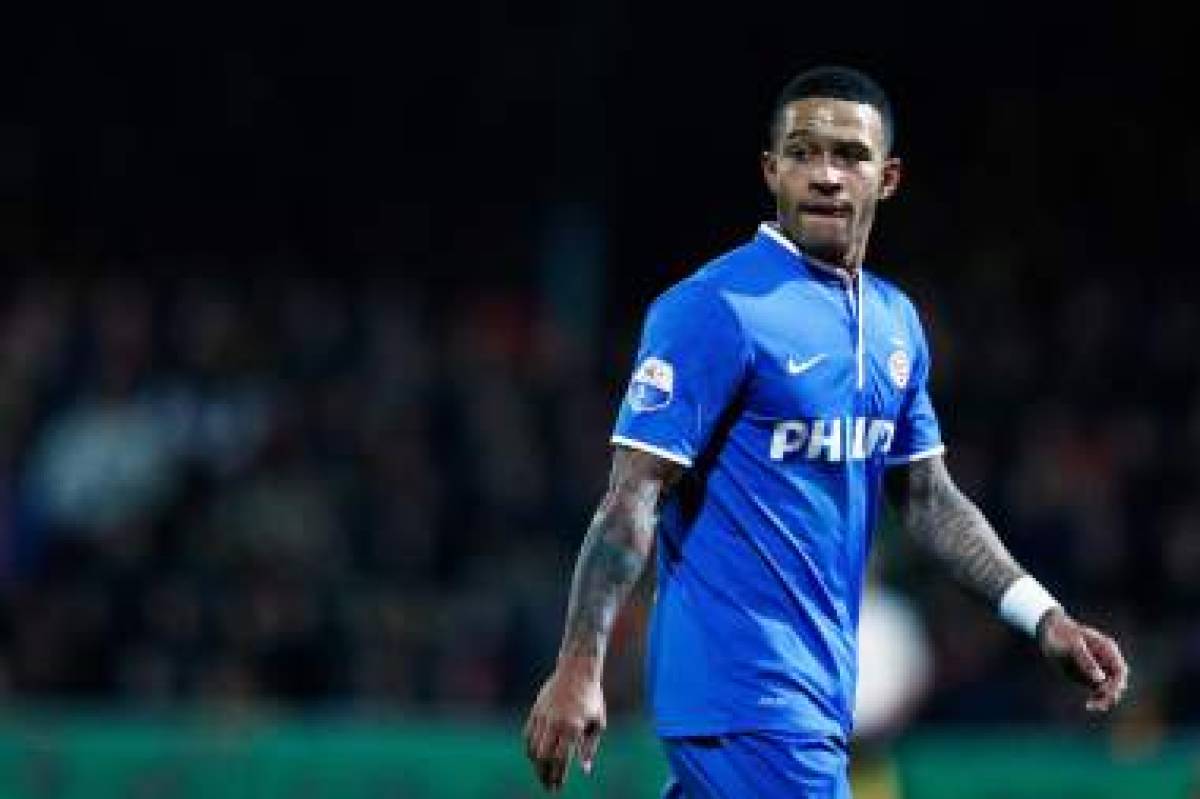 PARIS, FRANCE - JULY 31: Memphis Depay of Lyon during the French League Cup final (Coupe de la Ligue) between Paris Saint-Germain (PSG) and Olympique Lyonnais (OL, Lyon) at Stade de France on July 31, 2020 in Saint-Denis near Paris, France. (Photo by Jean Catuffe/Getty Images)