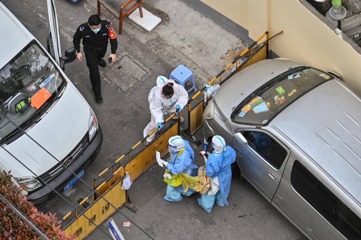 Shanghái reporta primeras muertes por covid desde inicio de confinamiento