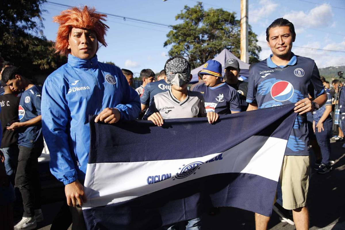 Enorme llegada de afición del Motagua al Nacional y el bonito gesto de Emilio Izaguirre