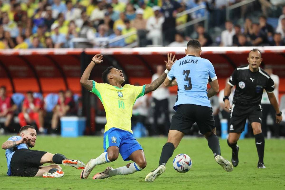 Uruguay elimina a Brasil en penales y se clasifica a semifinales de Copa América