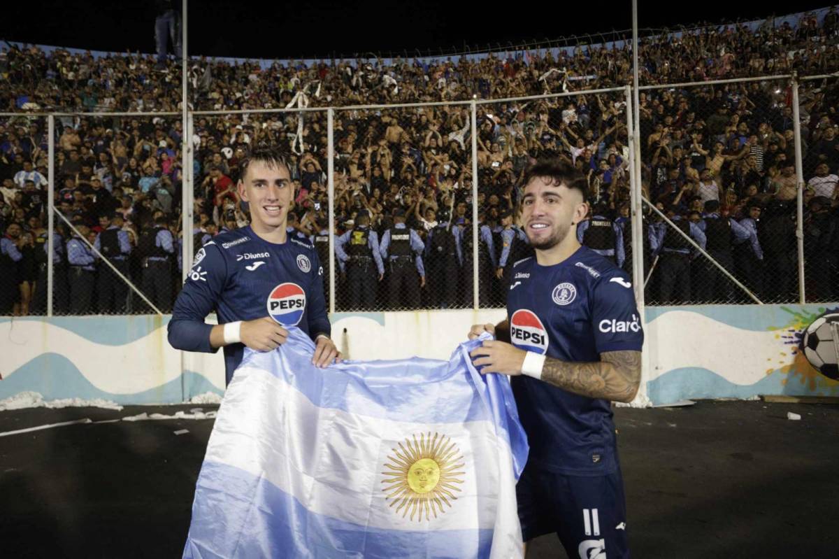 Motagua celebra la obtención de su copa 19 en Liga Nacional: Besos, lágrimas y emoción