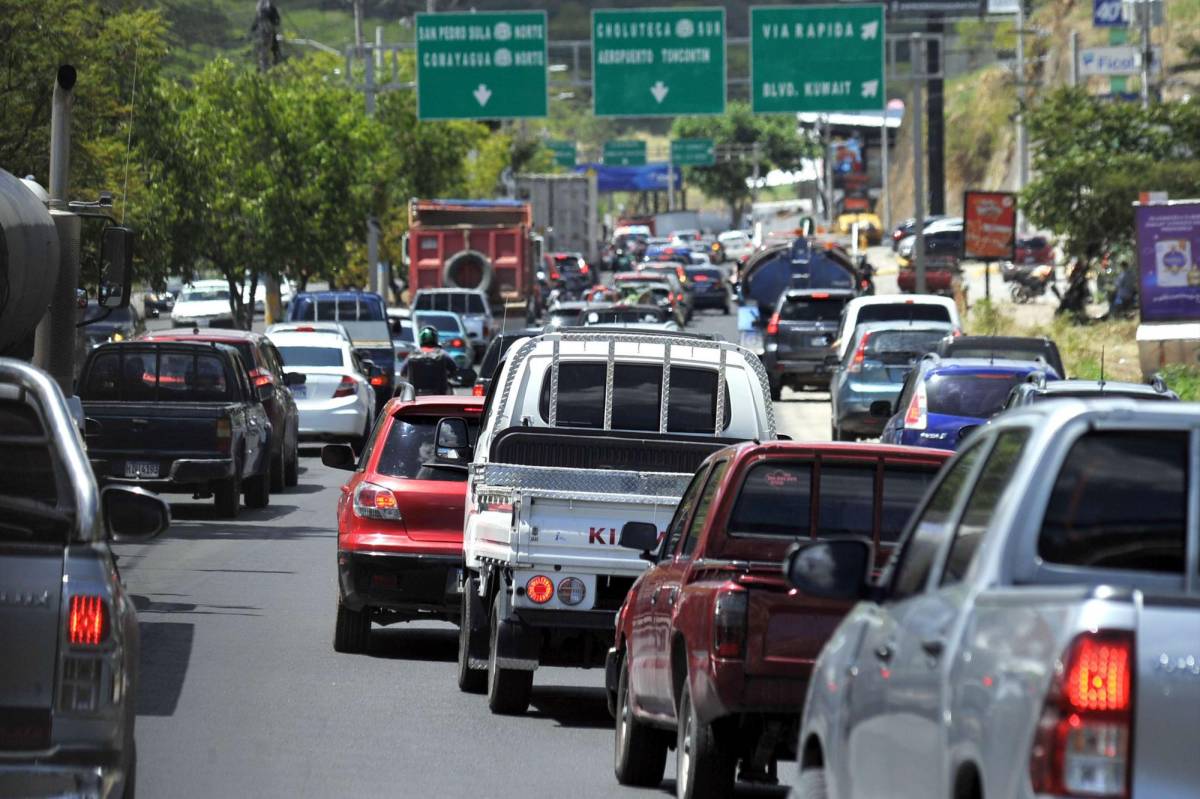 Medidas para “aliviar el tráfico” no logran convencer a capitalinos