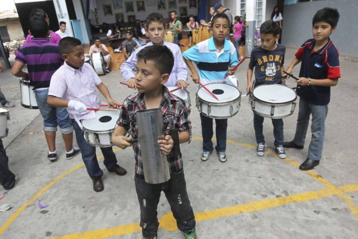 Escolares de primaria, listos para exaltar a la Patria