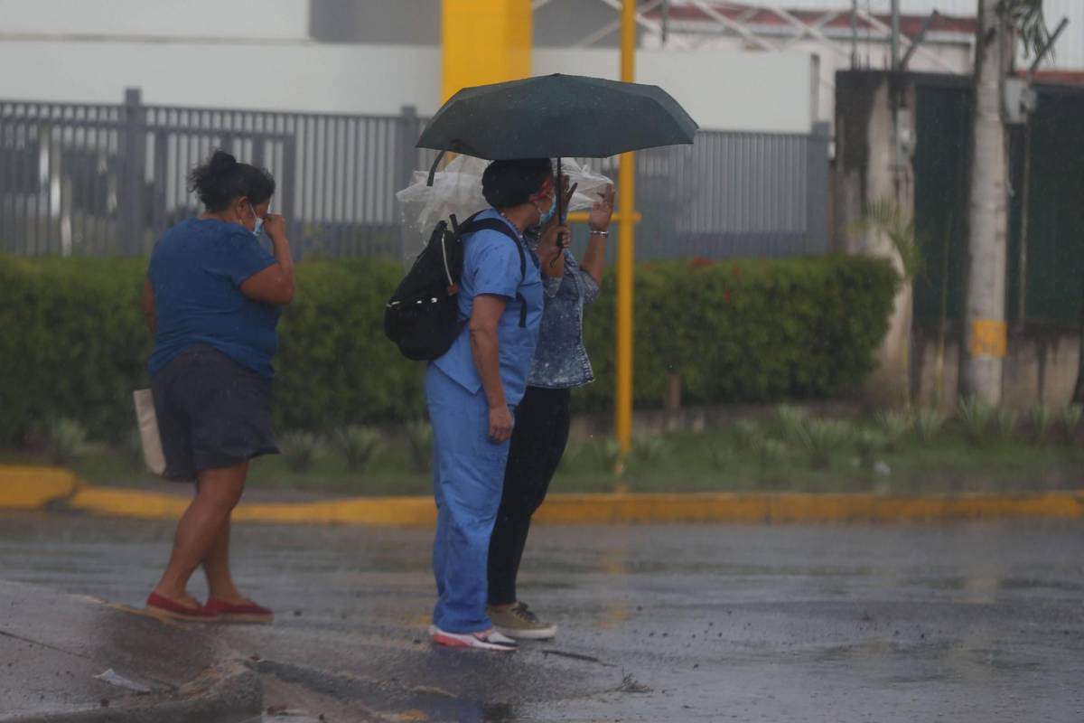 Pronostican lluvias débiles en cuatro regiones este fin de semana