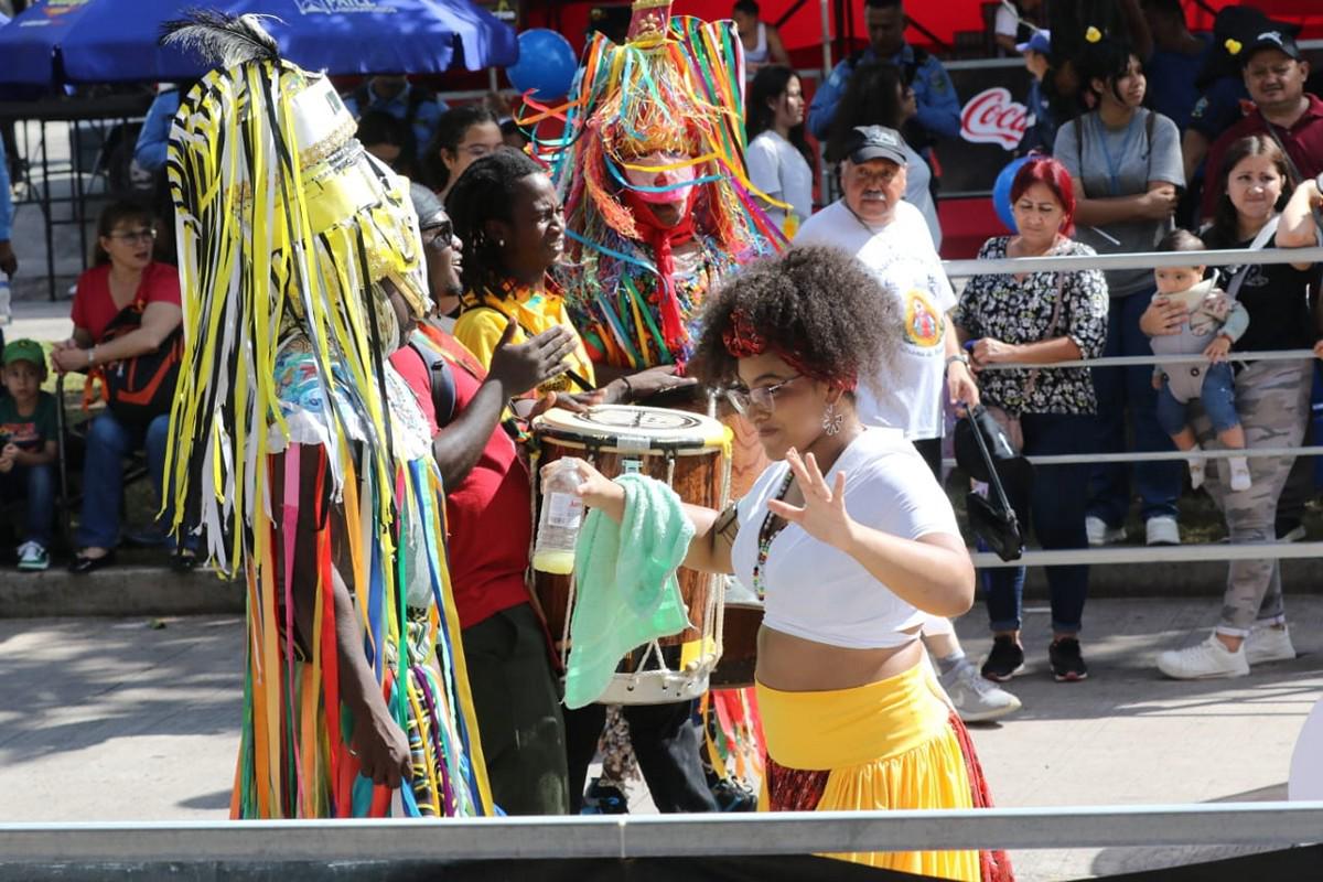 Así se vive el vibrante Carnaval de Tegucigalpa, lleno de música, color y alegría