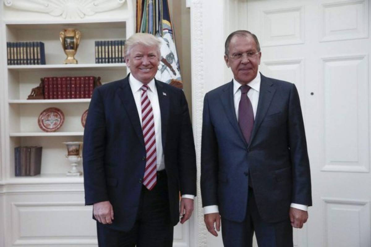 EEUU: Trump reveló información secreta al jefe de la diplomacia rusa