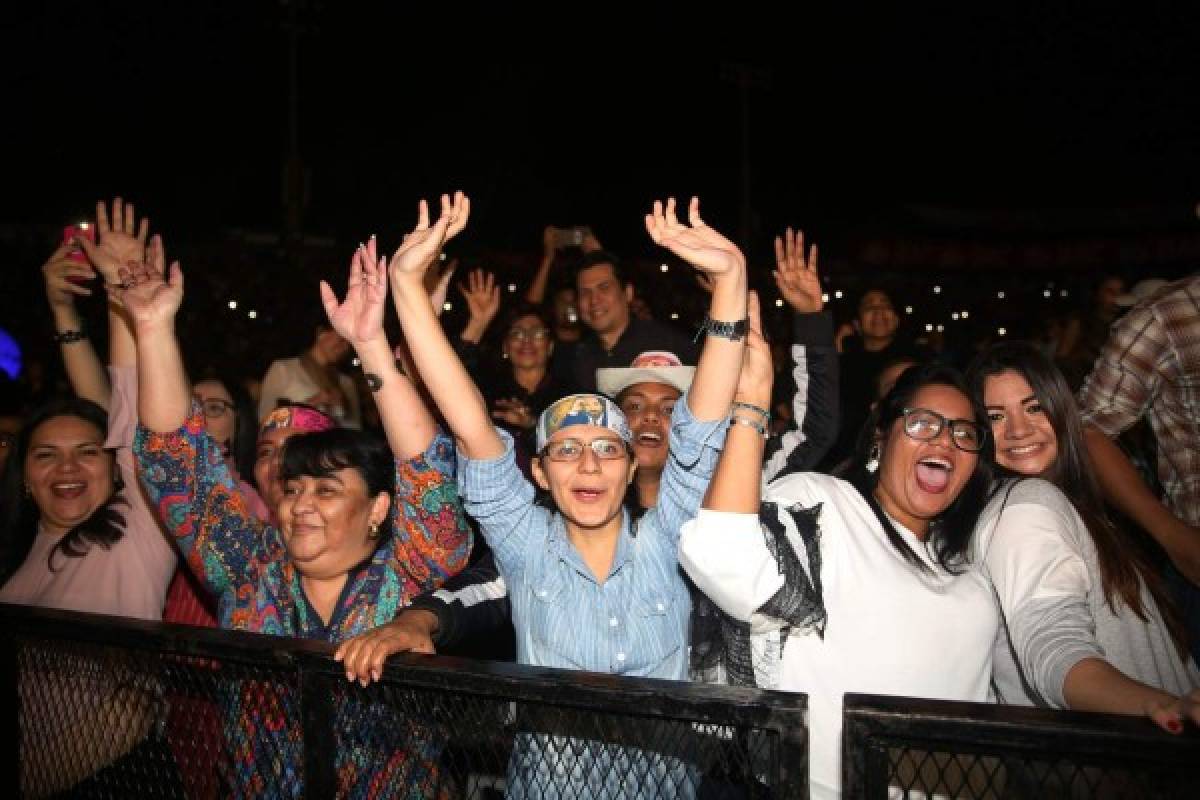 Honduras le cantó al amor y a la vida junto a Marco Antonio Solís