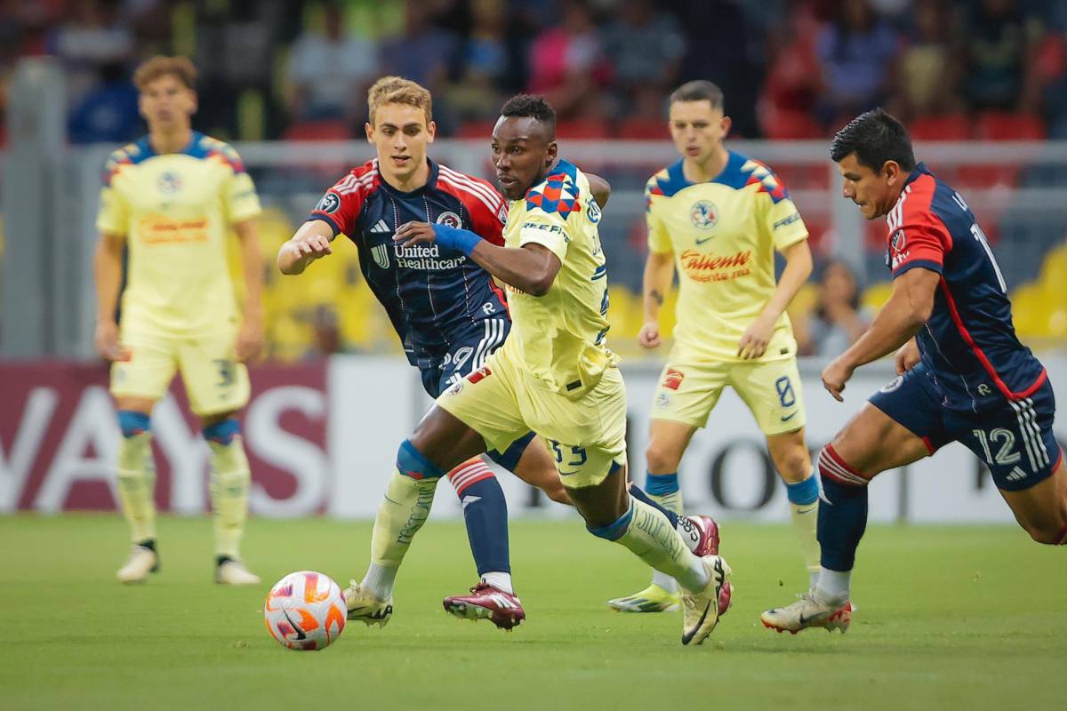 Los americanistas golearon 5-2 al New England de Estados Unidos.