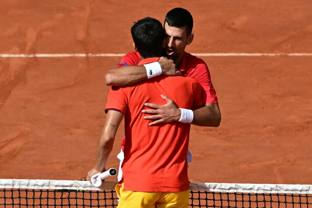 París 2024: Djokovic vence a Alcaraz y consigue su primera medalla en Juegos Olímpicos