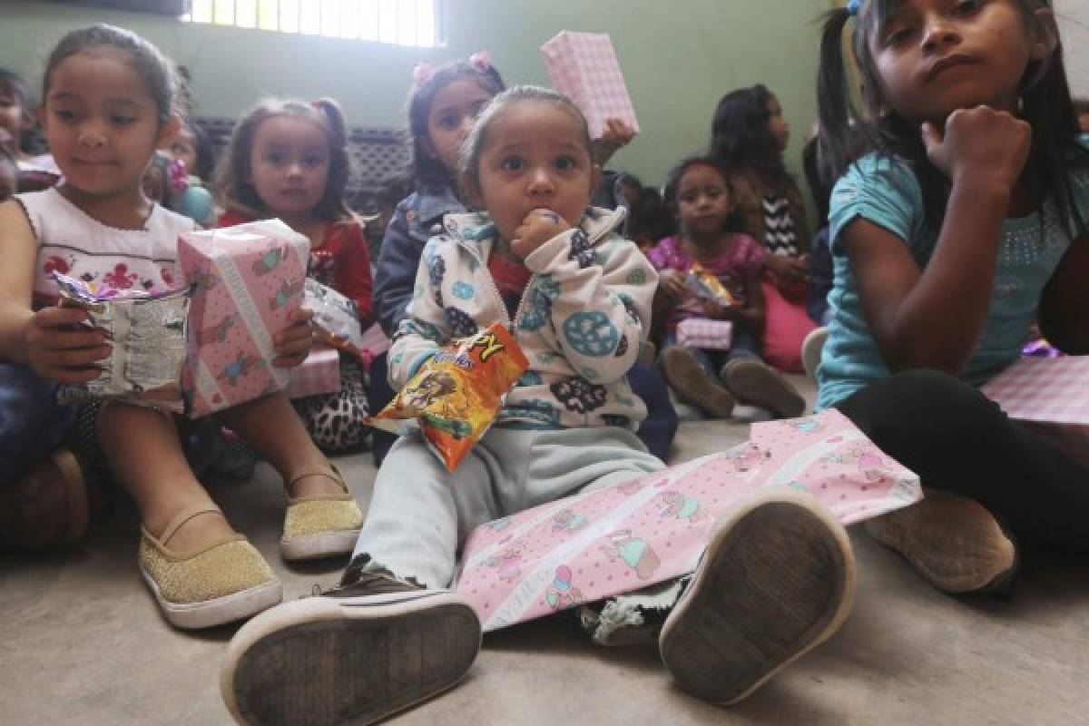 Ogilvy y Yummies dibujaron sonrisas en 200 niños de Monte de los Olivos