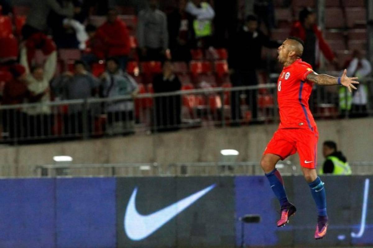 Chile derrota 2-1 a Perú y toma aire en la clasificatoria sudamericana a Rusia-2018  