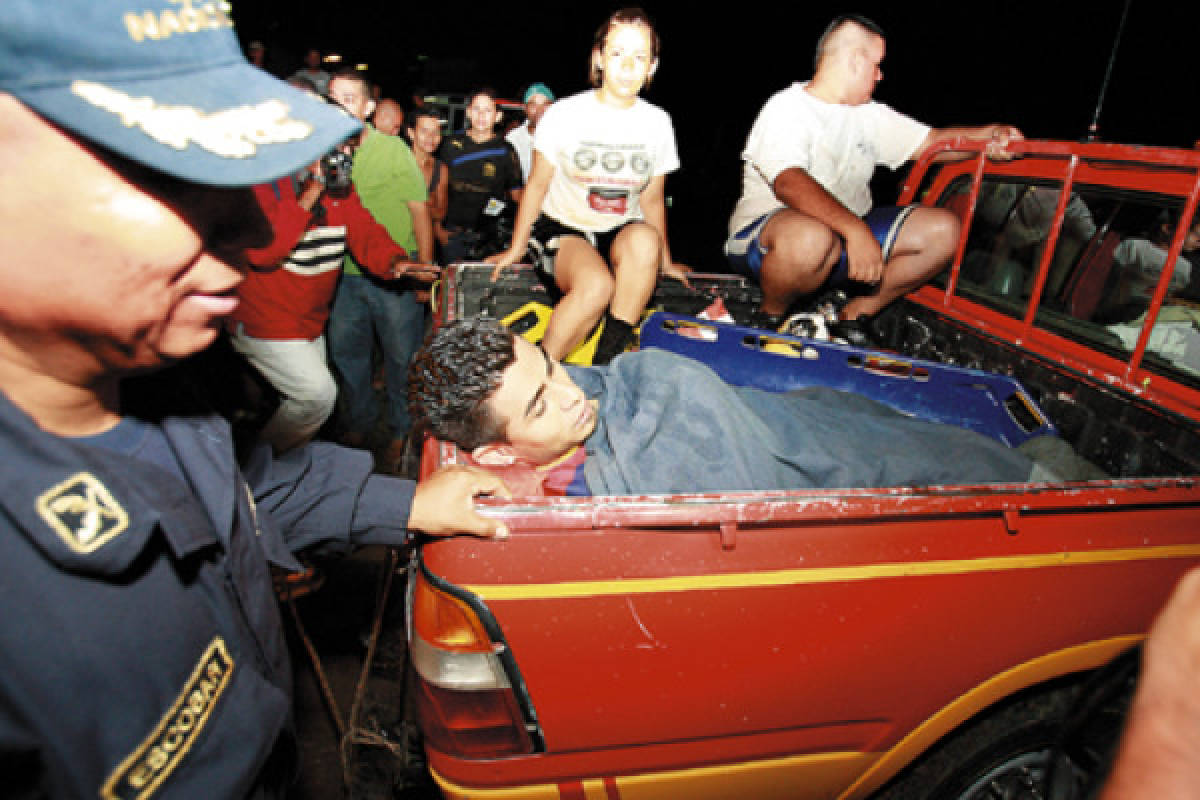 Dramático rescate en Los Laureles