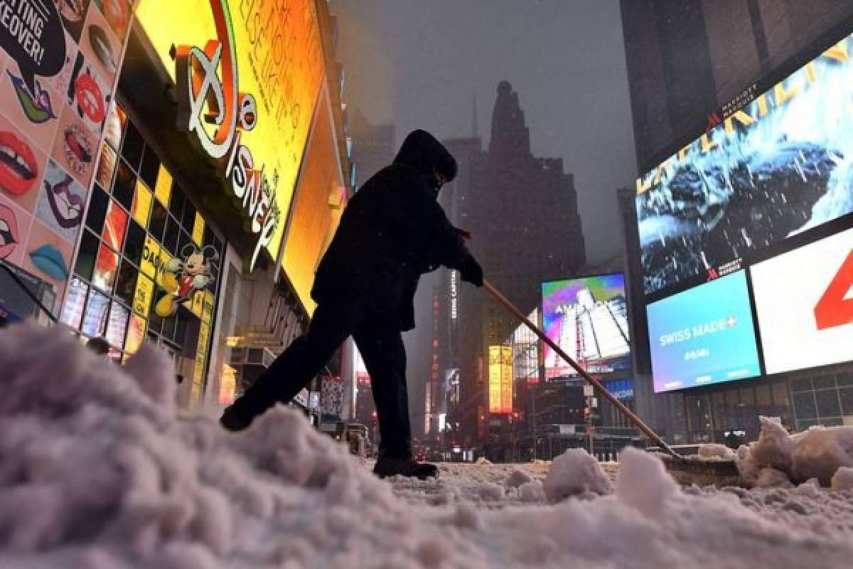 La tormenta Stella descarga su furia en el noreste de EEUU