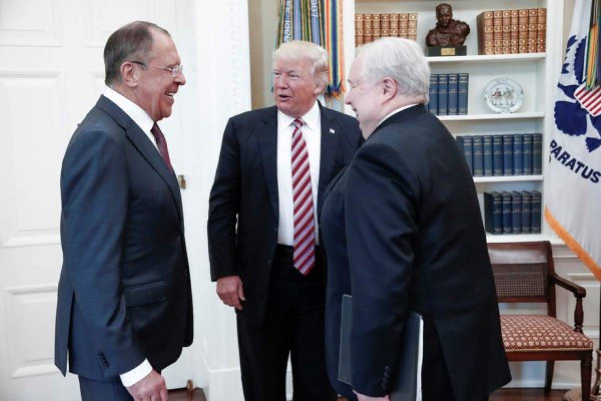EEUU: Trump reveló información secreta al jefe de la diplomacia rusa