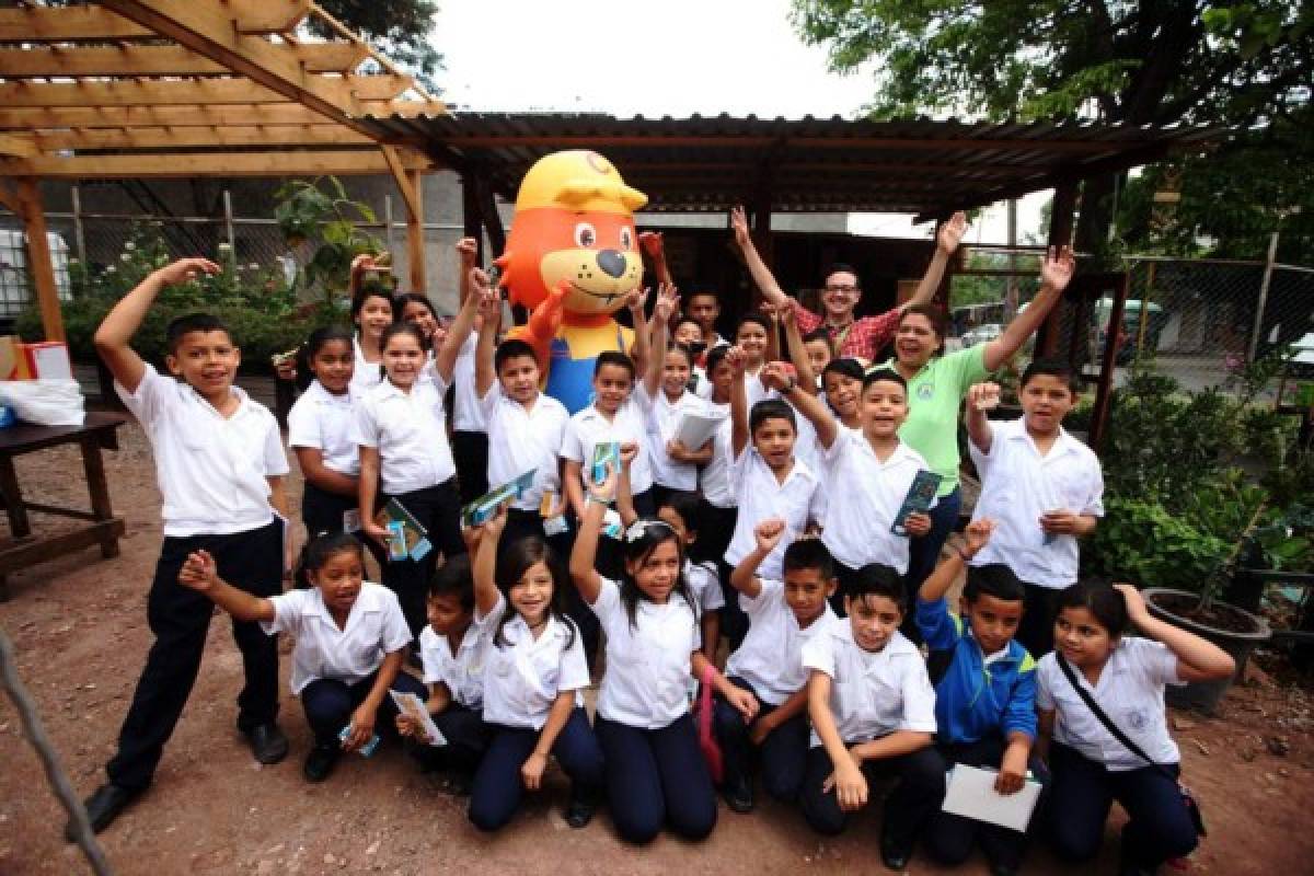 Escuela Dr. Jorge Roberto Maradiaga disfrutó al máximo la visita al meliponario