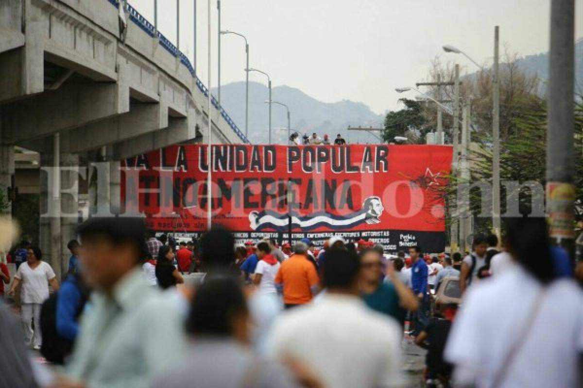 Cierra marcha del Día de los Trabajadores con condena al saqueo de instituciones y política migratoria de Trump