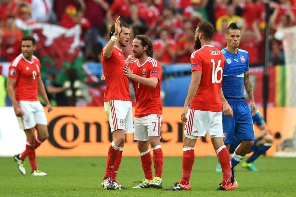 Con triunfo ante Eslovaquia (2-1), Bale lidera a Gales al primer triunfo en Eurocopa