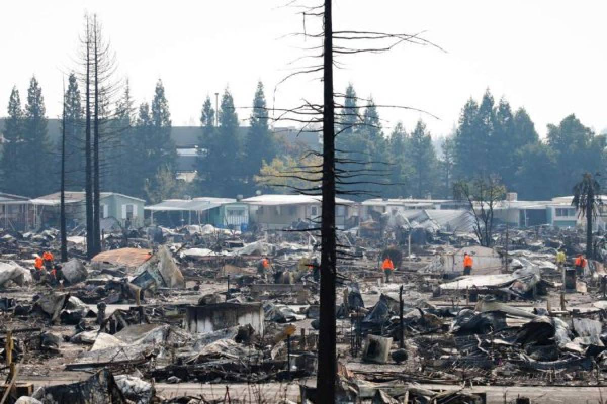 Los incendios en California dejan 35 muertos y 100,000 evacuados