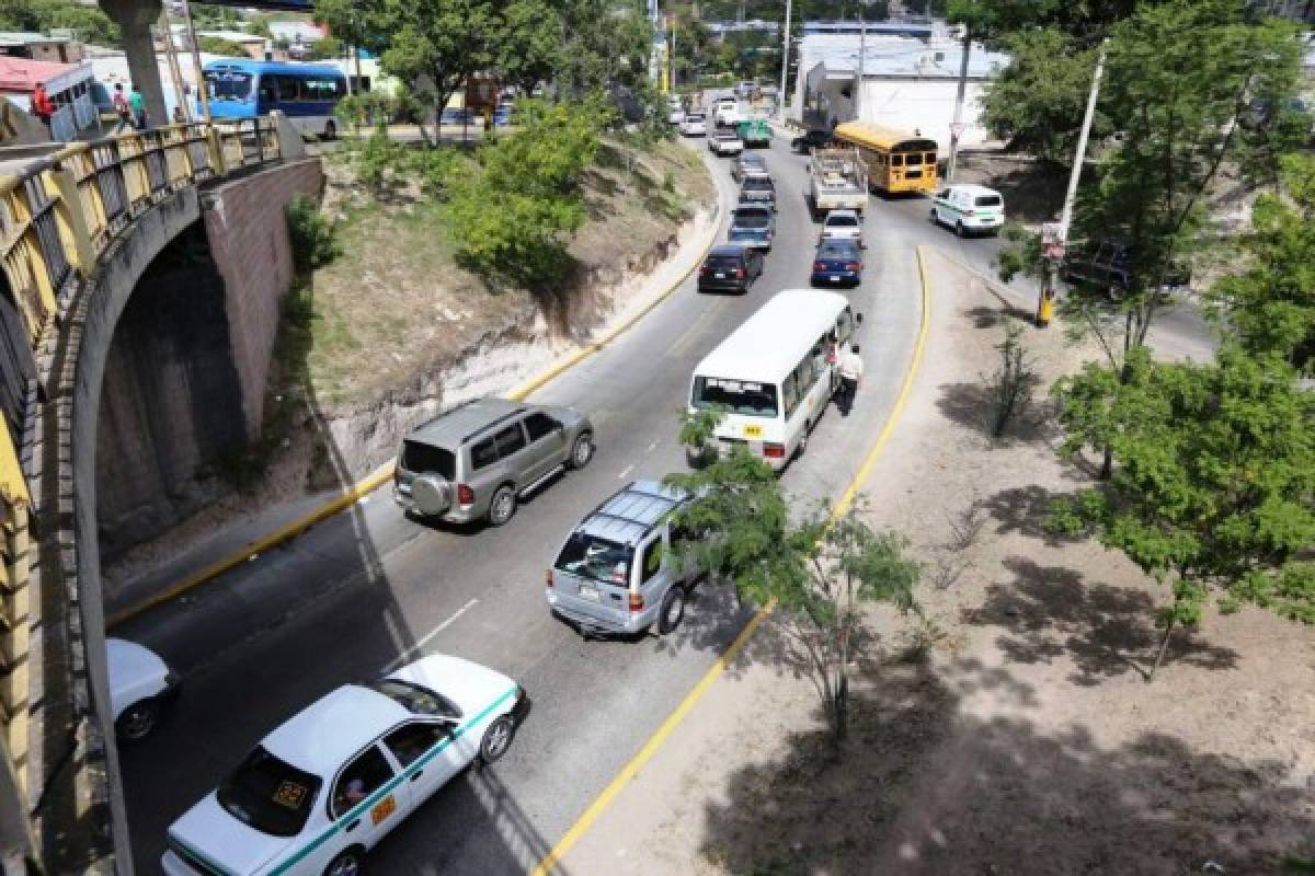 Dueños y conductores de rapiditos protestan en la capital de Honduras