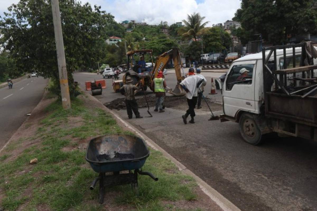 Alcaldía comienza operativos de bacheo en el anillo periférico