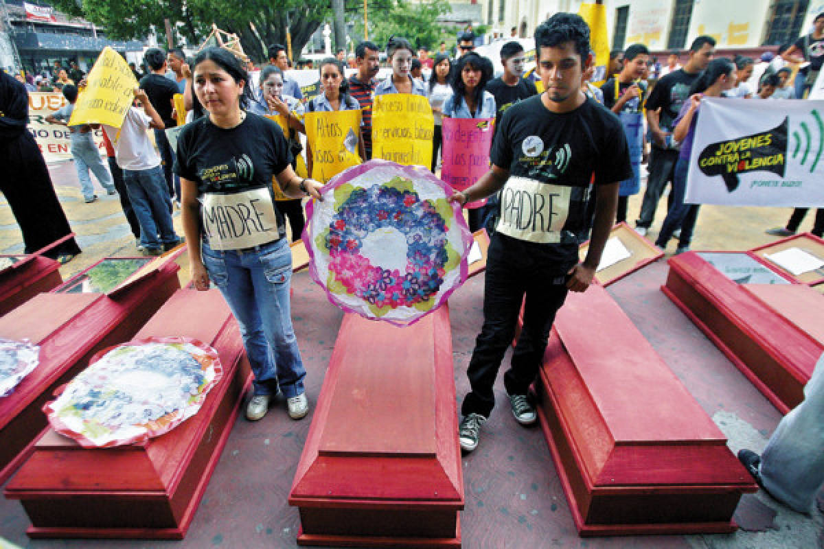 Jóvenes piden al Congreso ley de control de armas