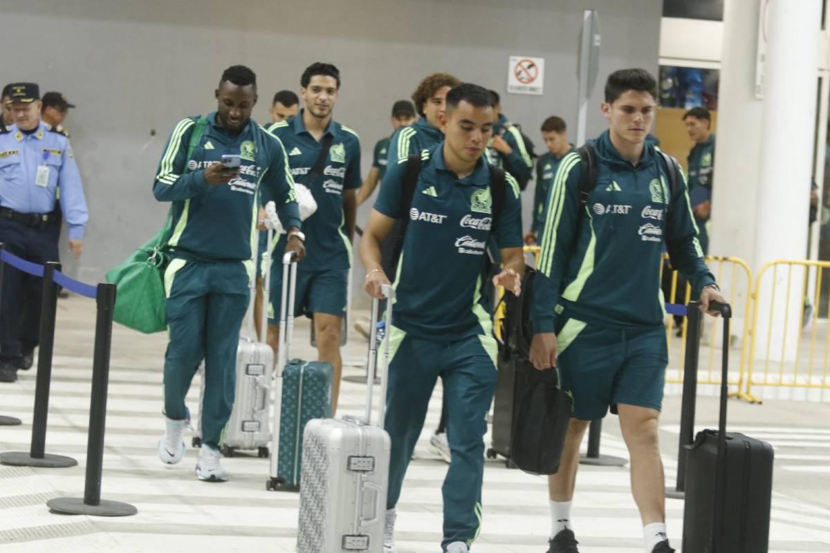 Selección de México llega a Honduras muy sonriente