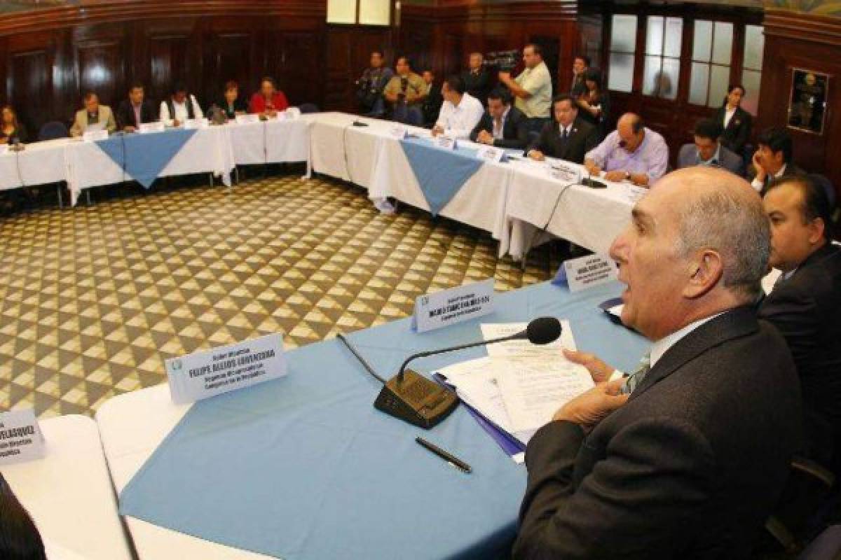 Acusan a ocho diputados oficialistas por discriminación étnica en Guatemala    