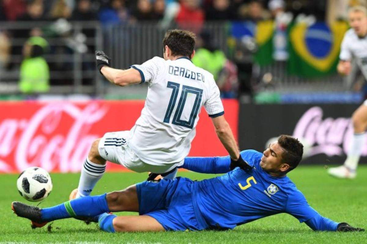 Brasil se calienta a tiempo y golea 3-0 a Rusia en amistoso en Moscú
