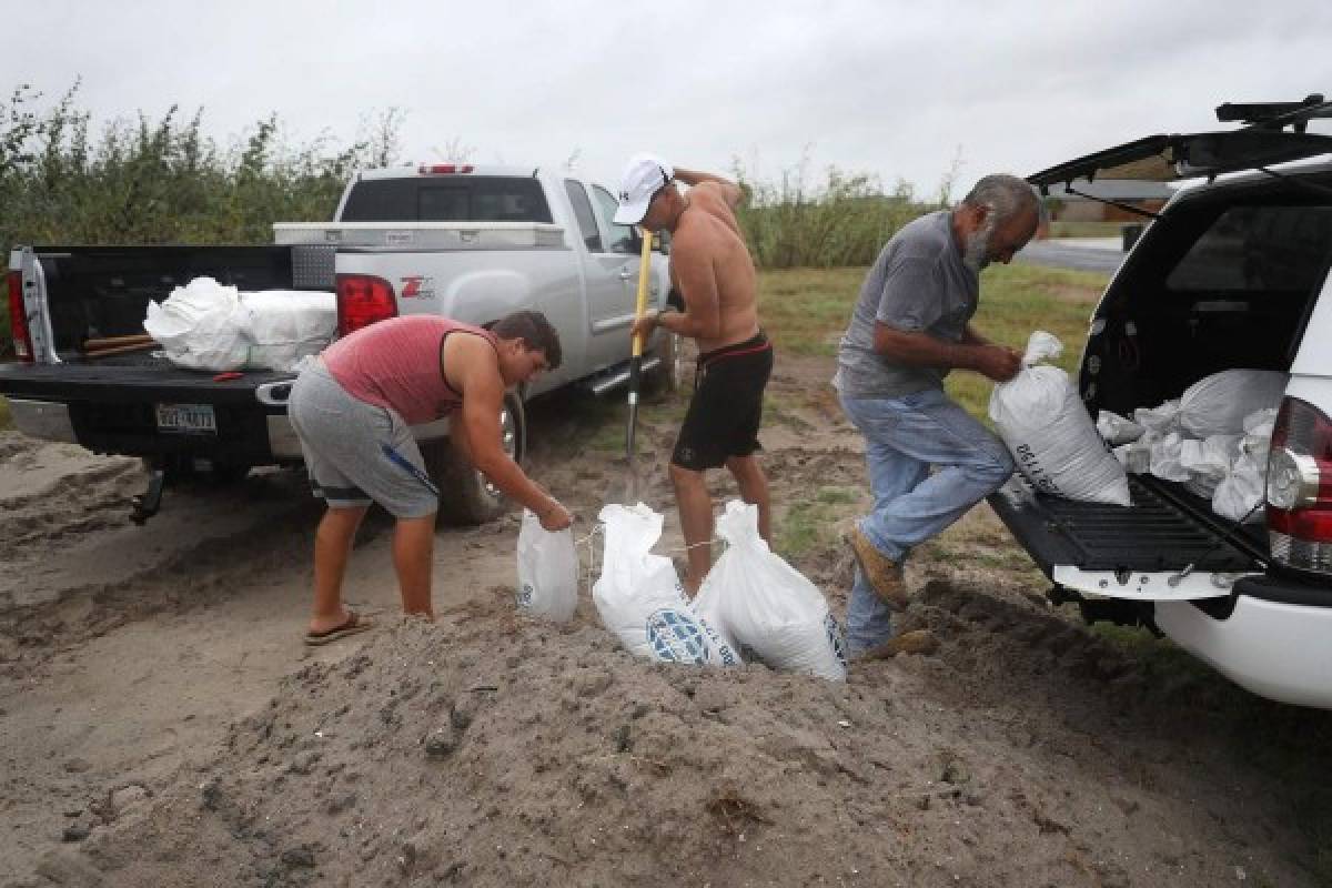 Los meteorólogos advirtieron que la gente apresurará los preparativos y evacuaciones. (Foto: AFP/ El Heraldo Honduras/ Noticias de Honduras)