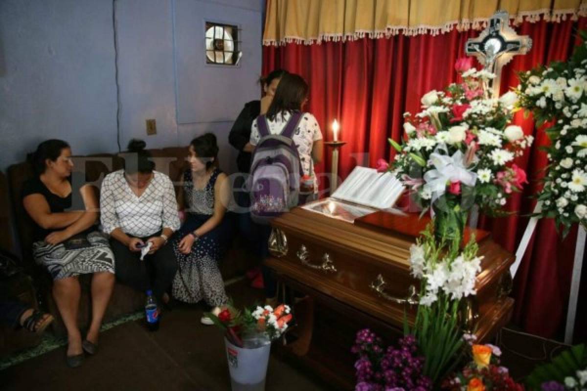 El atropellamiento de la madre y su hija ocurrió la noche del jueves en el anillo periférico. (Foto: Mario Urrutia/ El Heraldo Honduras/ Noticias de Honduras)